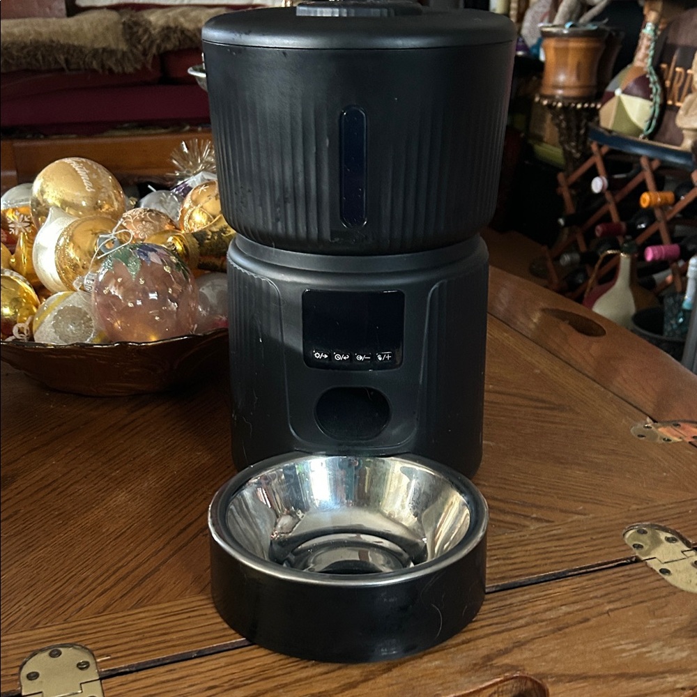 Automatic Pet Feeder - Picture 2 of 10
